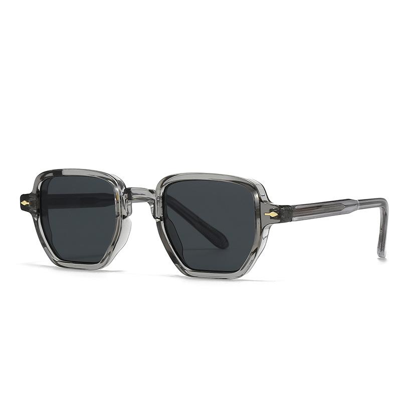 Latest Fashion Gradient Sun Eyeglasses Trending Rivets for Women Luxurious Eyeglasses Retro High Quality Pilot Men Sunglasses Sunglasses UV400