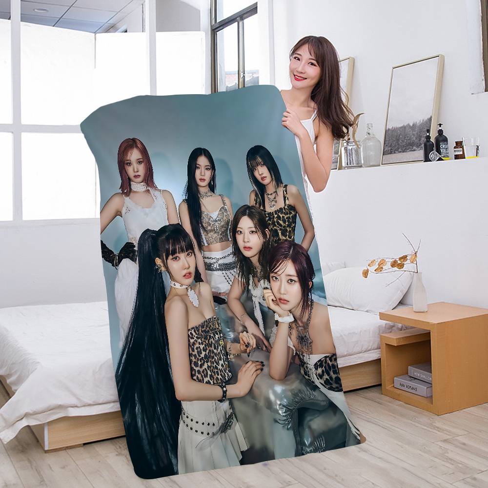 Korea Kpop Band F-fromis_9 Big Microfiber Beach Towels Quick Dry Towel Sand Beach Towels Pool Towel for Travel Swim Pool Yoga