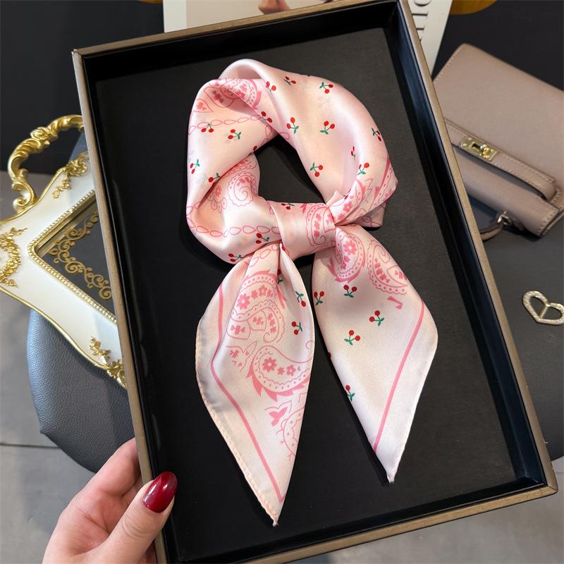 Bohemstil Trykk Luksusmerke Silke Firkantet Skjerf Kvinner Satin Sjal Halsklede Wrap Skjerf Bandana Hår Hjiab Blomstermønstret