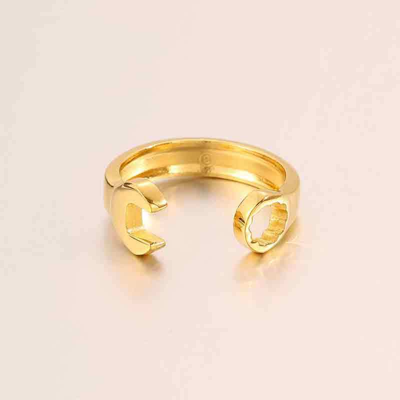 Popular Fashion Stainless Steel Heart-shaped Open Ring for Women, Light Luxury, Niche, High-end Style Finger Ring, 18K Gold Ring