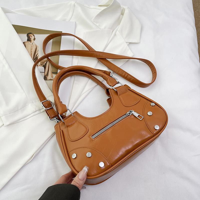 

Crossbody foreign style retro crescent bag fashion 2024 summer new simple temperament fashion design shoulder crossbody bag коричневий