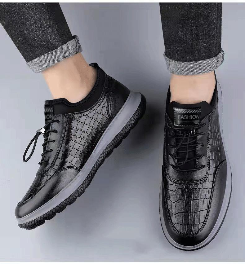 

2025 new men s leather shoes British men s low-top shoes business casual leather shoes breathable soft sole light one pedal 44 чорний