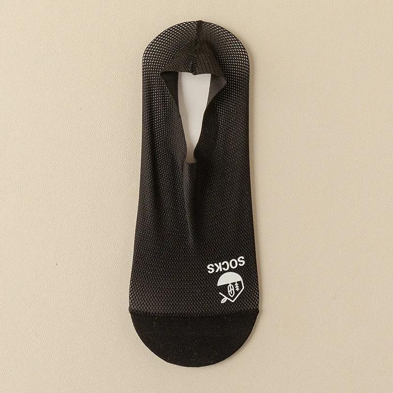 

Hollow Out Mens Mesh Breathable Ice Silk Sock Slippers Summer Invisible No Show Socks Silicone Non-Slip Low Cut Ankle Boat Socks EUR 38-43