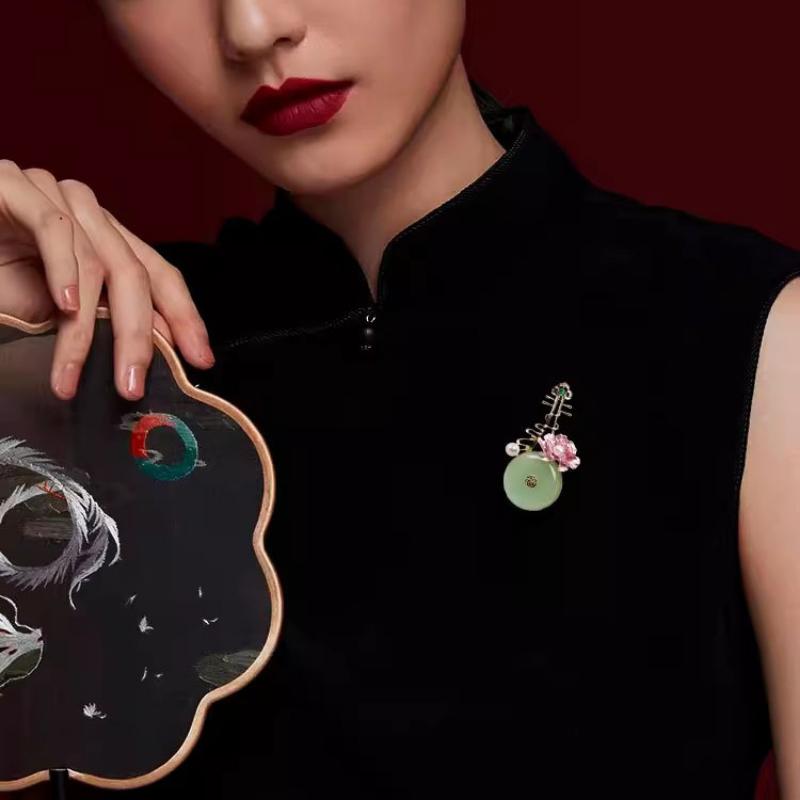 Peony Pipa High-end Femininity Fugu Style Brooch