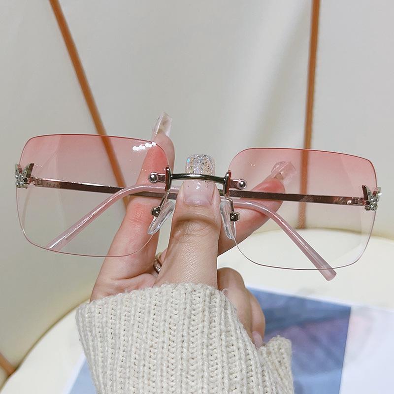Neue rahmenlose Sonnenbrille, modische Retro-Farbverlaufsbrille, personalisierte mit Schmetterlingen besetzte Diamant-Sonnenbrille