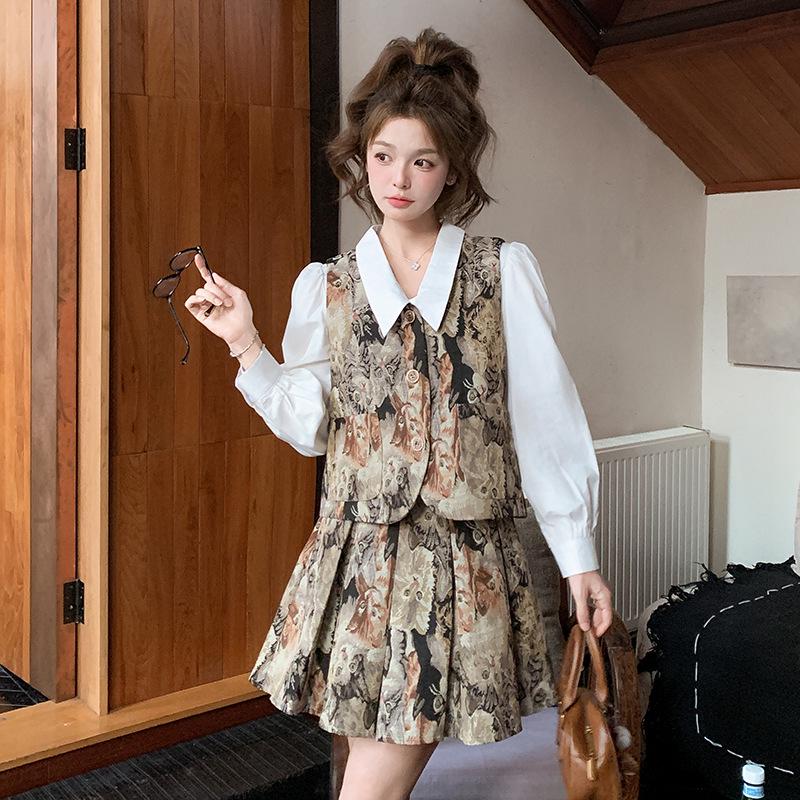 

Комплект из жилета, рубашки и плиссированной юбки в стиле ретро с милым французским принтом, 2025 M up to 57.5kg