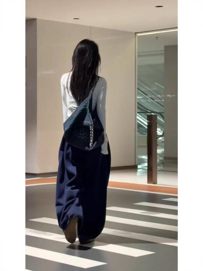 Korean Style Women's White V-Neck Long-Sleeve Slim Fit Cropped Top - Autumn Waist-Cinched Hot Girl Inner Layer Tee