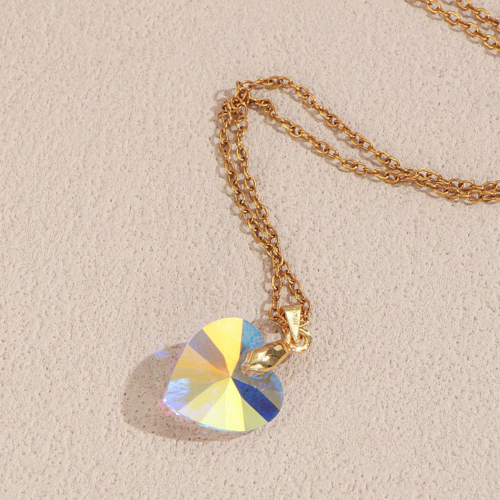 Aurora Heart Pendant Necklace - Multifaceted & Versatile Everyday Accessory