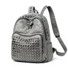 Punk Style Rivet Damen Rucksack 2025 Winter Neue Hochwertige Weiche Leder Freizeit Reise Große Kapazität Schultaschen Für Teenager Mädchen Schwarz Mochila