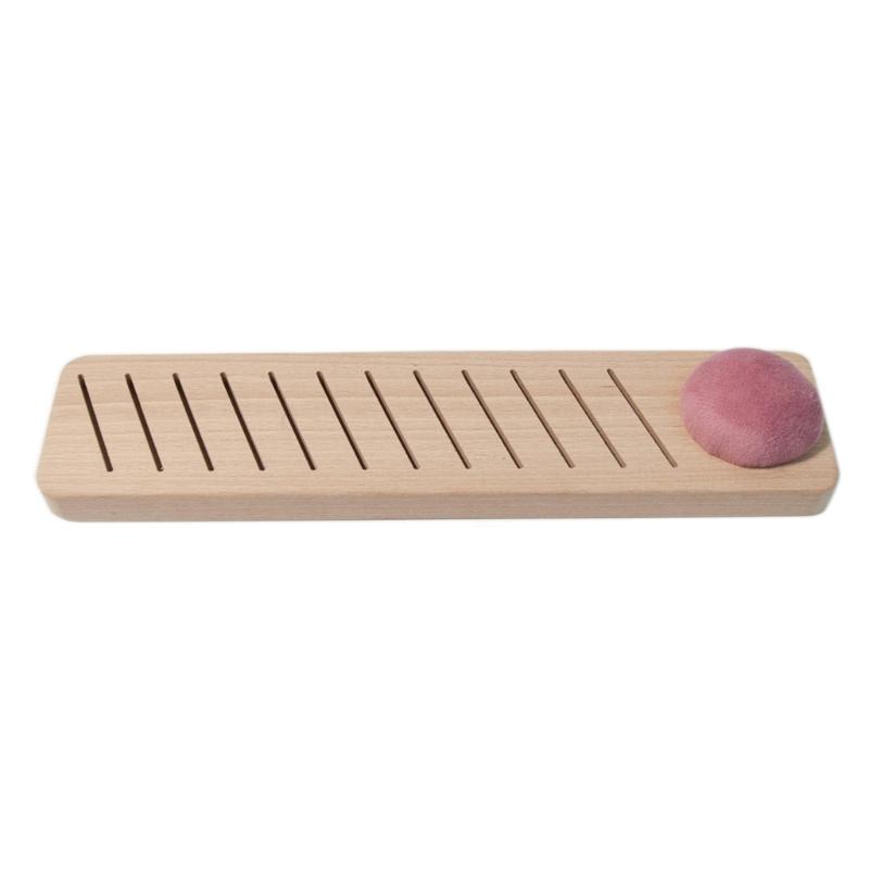 

Wooden Thread Rack Thread Plate Holder Organiser with Sewing Pins Holder for Embroidery Thread Quilting and Sewing Pins 1
