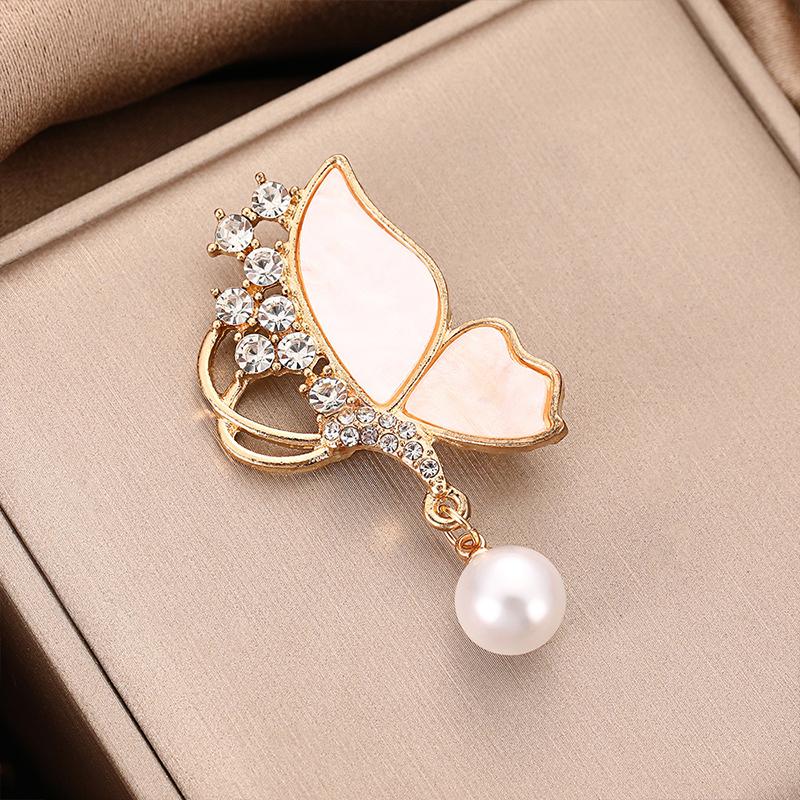 High-End Elegant Butterfly Brooch Fashionable Coat Clothing Accessory