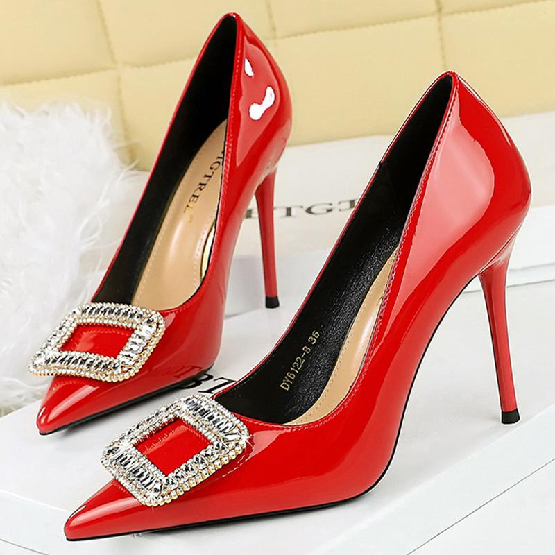 Luxury Women Pumps Rhinestone High Heels 10 CM Stilettos patent leather Female heels Fashion party shoes Large size Wedding shoe