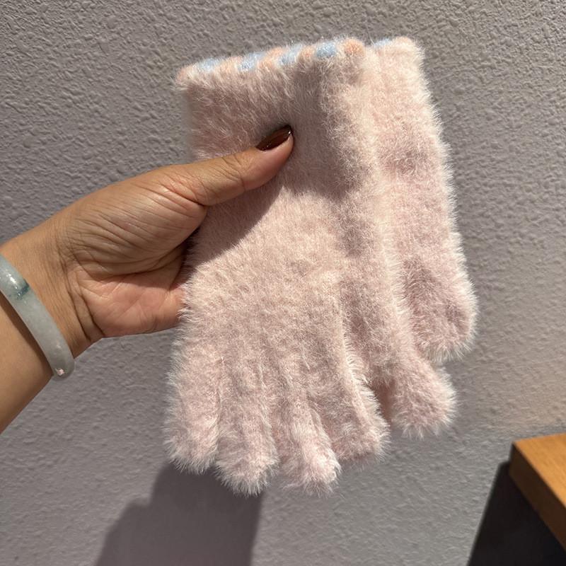 

Winter Korean Style Plush Gloves With Touchscreen Function For Student Fashion Pink