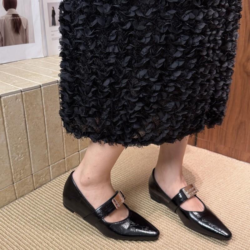 2025 new pointed one-word with rhinestone rivets inner height increase Mary Jane shoes shallow mouth versatile commuter work shoes