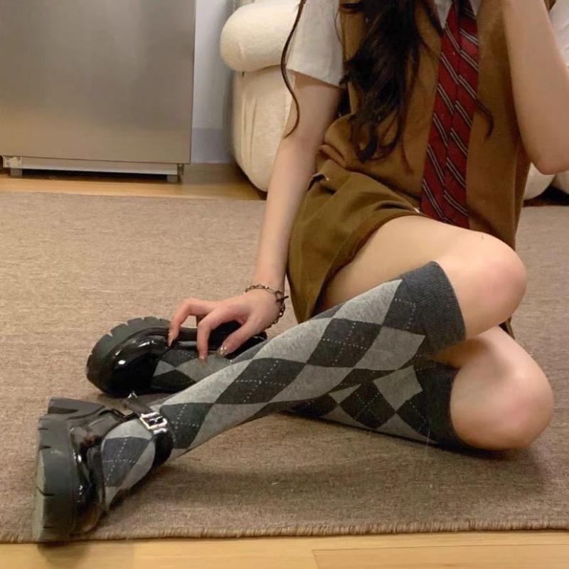 Female Spring and Autumn Vintage Diamond Plingham Cotton Long Leg Socks