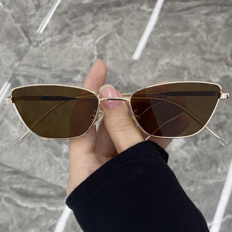 Ultralight Small Square Frame Sunglasses Women Popular Luxury Designer Metal Eyeglasses Outdoor Travel UV protection Eyewear