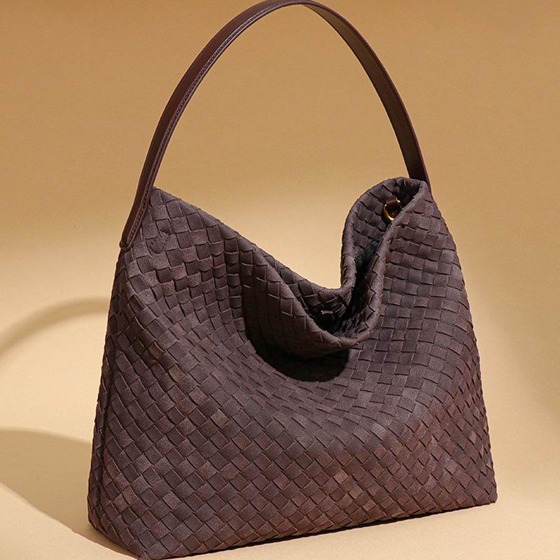 New Hand-Woven Matte Armpit Bag Large-Capacity Commuter Bucket Bag Fashionable Versatile Shoulder Messenger Bag