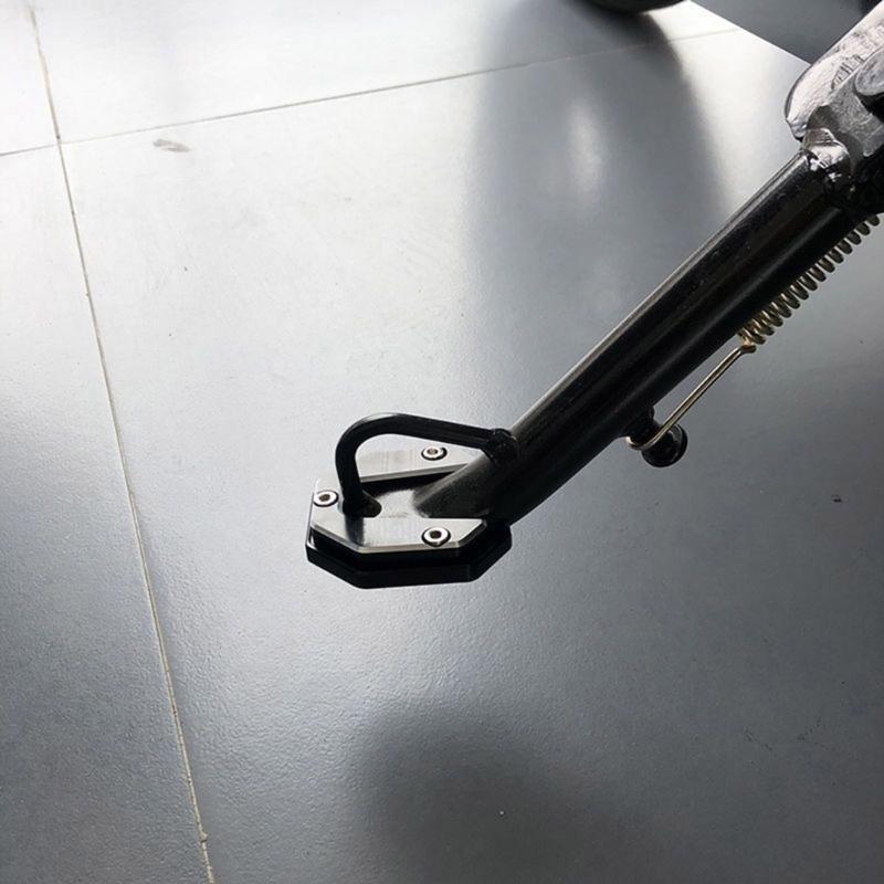 Anti Tilt Aluminu Motorcycle Side Stand Stabilizers Base Universal Enlarged Motorcycle Side Stand Foot Pad for Motorbike