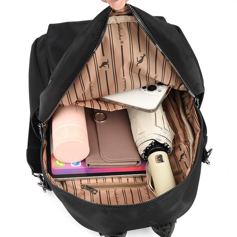 A Large-capacity, Simple Backpack for Women, A Lightweight Commuting Travel Bag
