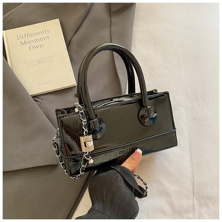 Textured Chain Box Bag New Niche Fashionable Portable Small Square Bag Casual Commuter Messenger Bag