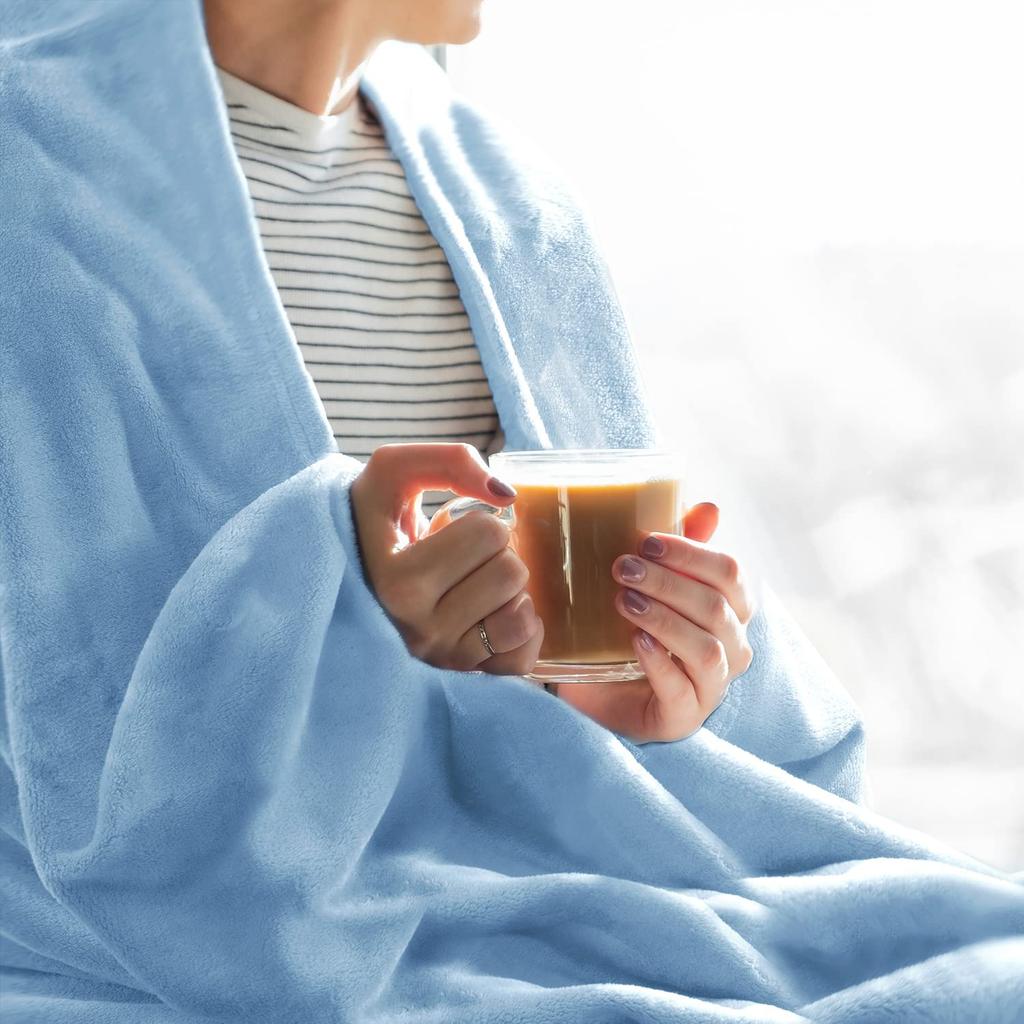 BEDELITE Mikrofaser-Kuscheldecke, All Light, 160 x 200 cm, Halbdoppeldecke, groß, warm, Flanell, Überwurf, Frühling, Sommer, Herbst, Winter, Jahreszeiten,