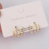 New Crystal Claw Stud Earrings Gold Color Alloy Earrings for Women Simple Design Cute Small Earrings Fashion Unusual Earrings