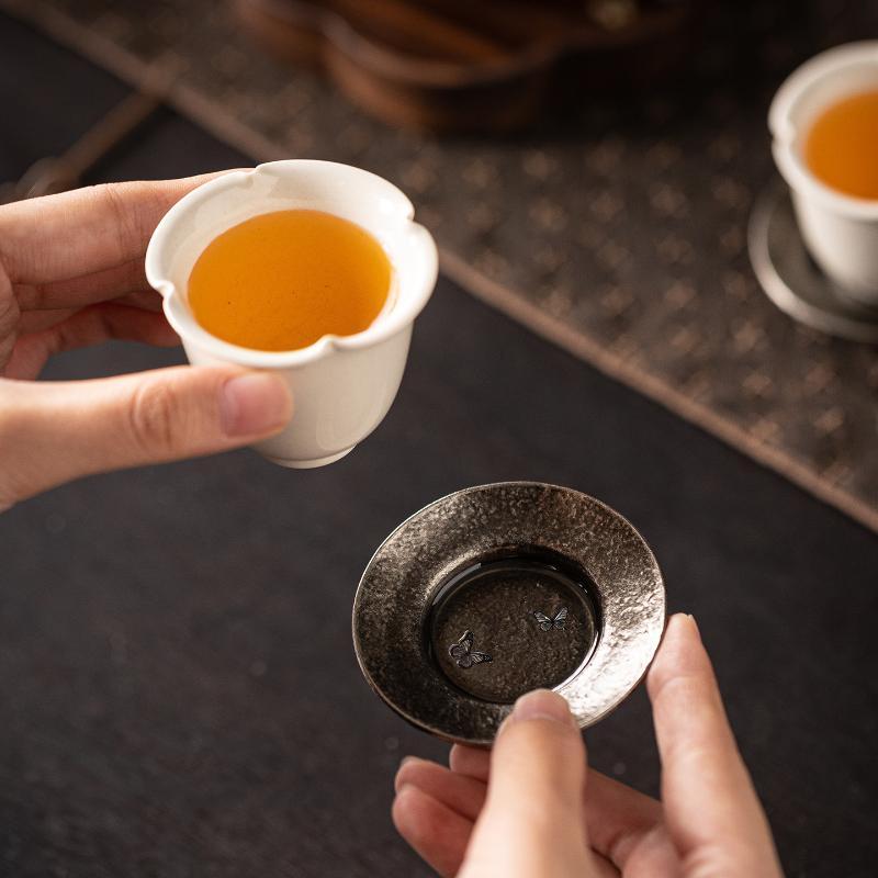 Round Antique Brass Tea Cup Mat Zen Style Lotus Pattern Alloy Heat Resistant Coaster for Tea Enthusiasts Home Decor