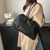Retro Shoulder Bag Women's Autumn and Winter New Trendy Fashion Simple Underarm Bag Large Capacity Bowling Bag