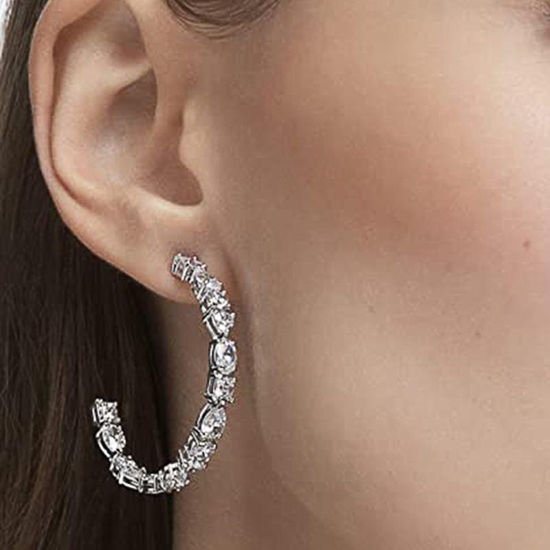 

Huitan Trendy Big Hoop Earrings for Women Luxury Paved Brilliant Cubic Zirconia Simple Stylish Ear Piercing Earrings Zircon Hot