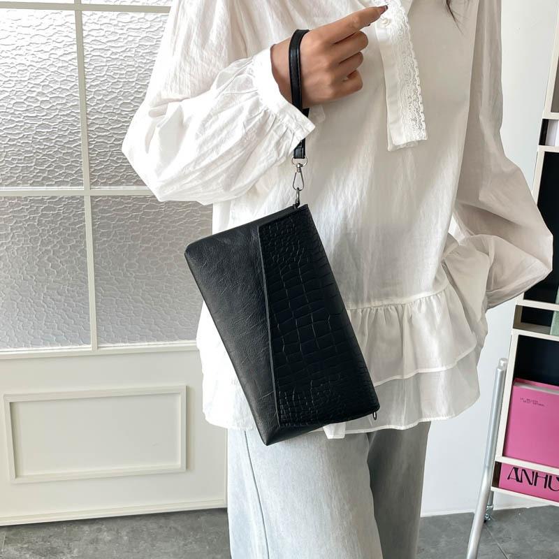 Softfaced Women's Bag Oblique Span Bag New Fashion Casual Shoulder Bag Largecapacity Envelope Bag Women's Mobile Phone Bag