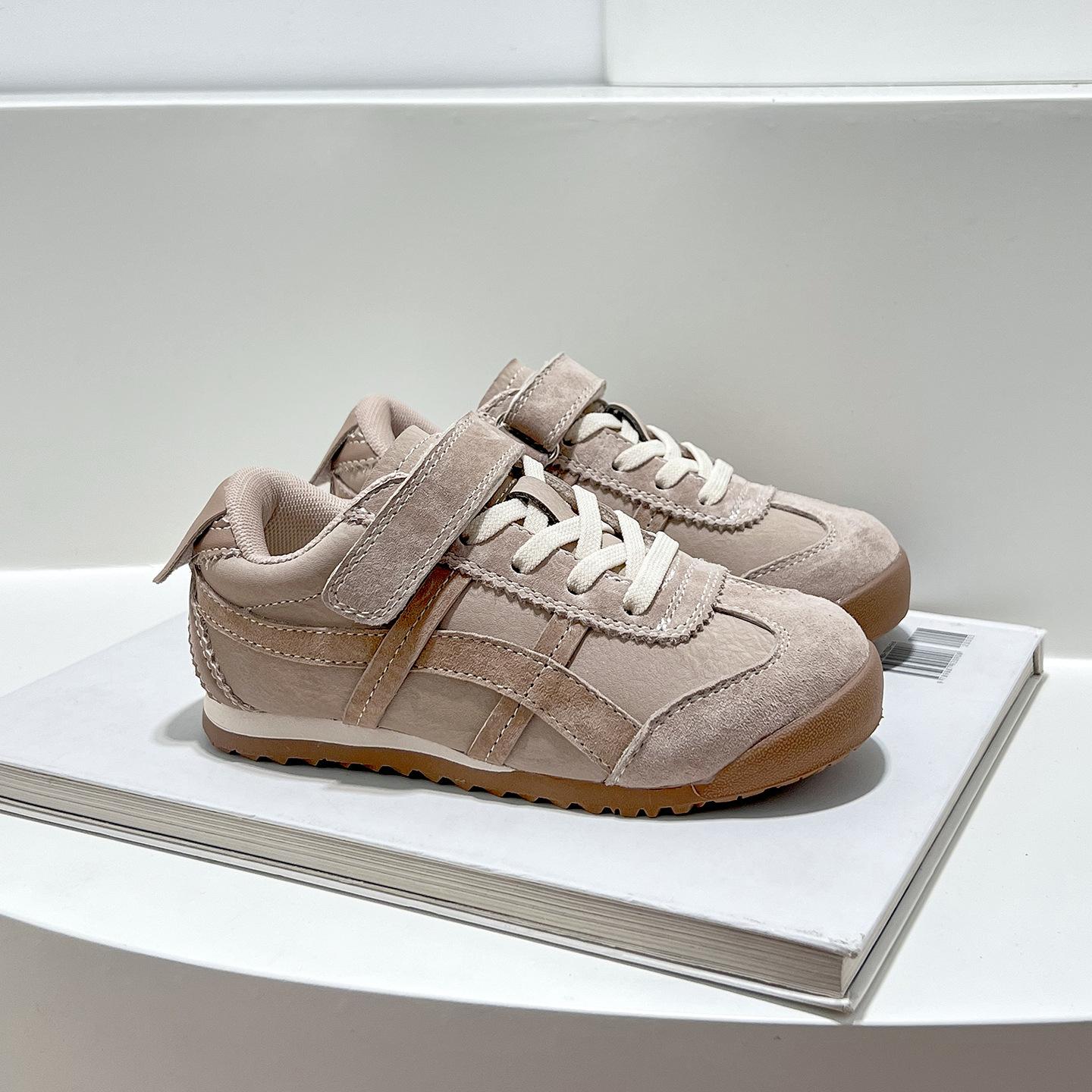 

Children s sports shoes 2025 autumn new girls Forrest Gump shoes boys low-top casual board shoes soft-soled baby classmates 23-25 yards, 3 pairs in one hand