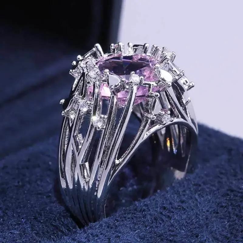 Style Pink Sparkling Zircon Princess Square Engagement Ring for Ladies and Girlfriends Luxury Proposal  Gift Fashion Jewelry
