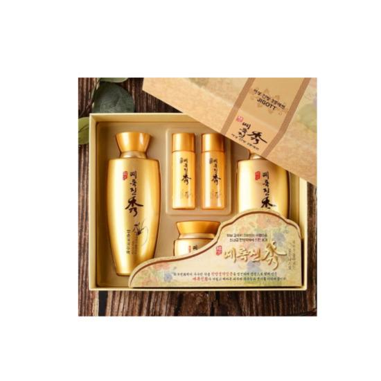 

Jigott Yerokjin Soo Herbal 3-Piece Skincare Set – Toner, Emulsion & Cream (With Travel Kit) Jigott Yerokjin Soo Herbal 3-Piece Skincare Set
