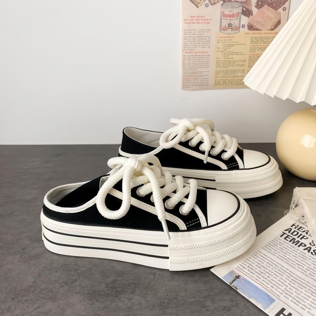 Milk white platform canvas shoes 2025 new summer new niche height increase casual board shoes pedal white shoes women's tide