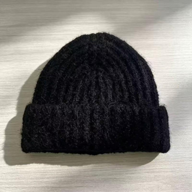 2026 Winter Solid Color Knit Beanie Hat Women Warm Ear-Protective Slimming Face Fit Casual Daily Wear