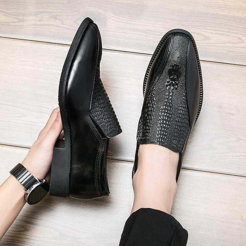 Fashionable New Lazy Leather Shoes with One Foot Men Pointed Small Leather Shoes Brand Men Business Dress Casual Leather Shoes