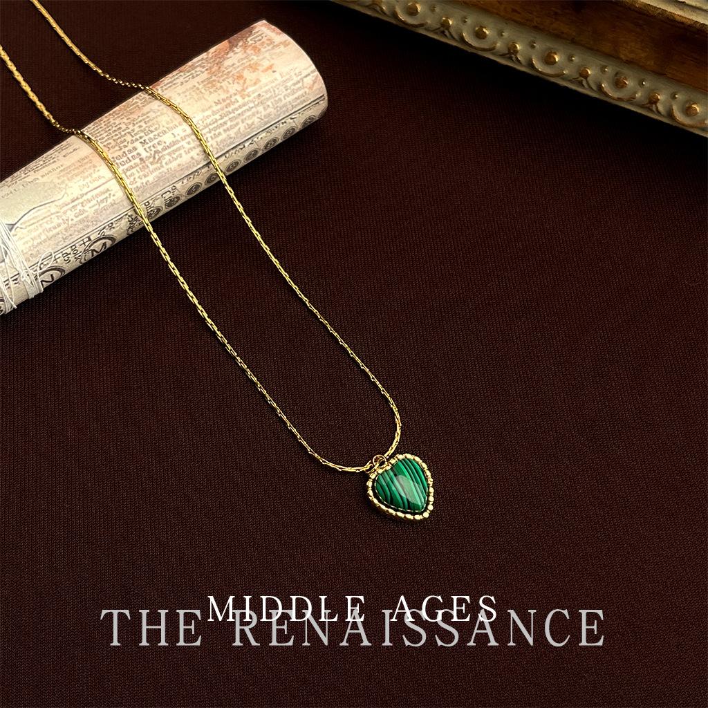 Wind three-dimensional malachite relief zircon necklace design sense neck chain literary jewelry