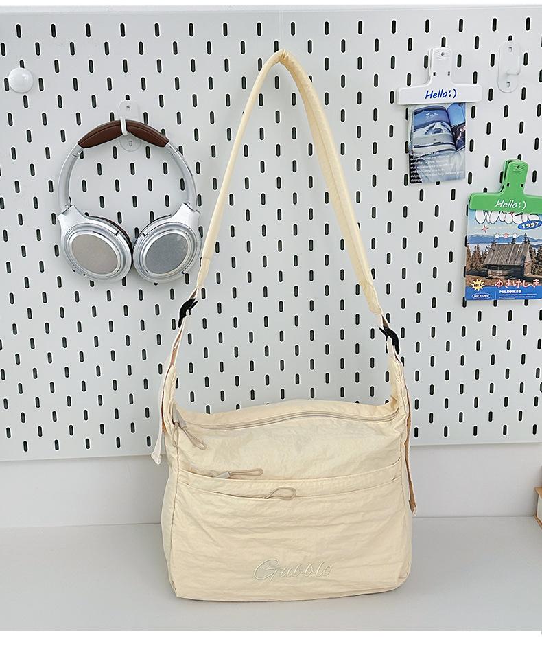 Lightweight Large-Capacity Shoulder Bag Women'S Casual Nylon Cloth Commuter Storage Daily Versatile Messenger Bag
