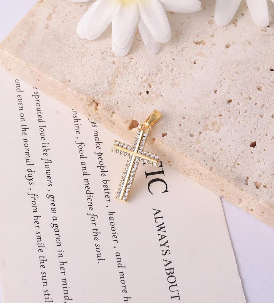 Unisex Rhinestone Cross Pendant Titanium Steel Necklace - Hip Hop Luxury Clavicle Chain