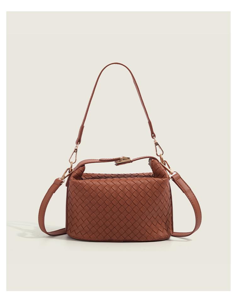 

Women s bag leather woven small square bag new autumn and winter crossbody shoulder bag niche design portable lunch box bag коричневый