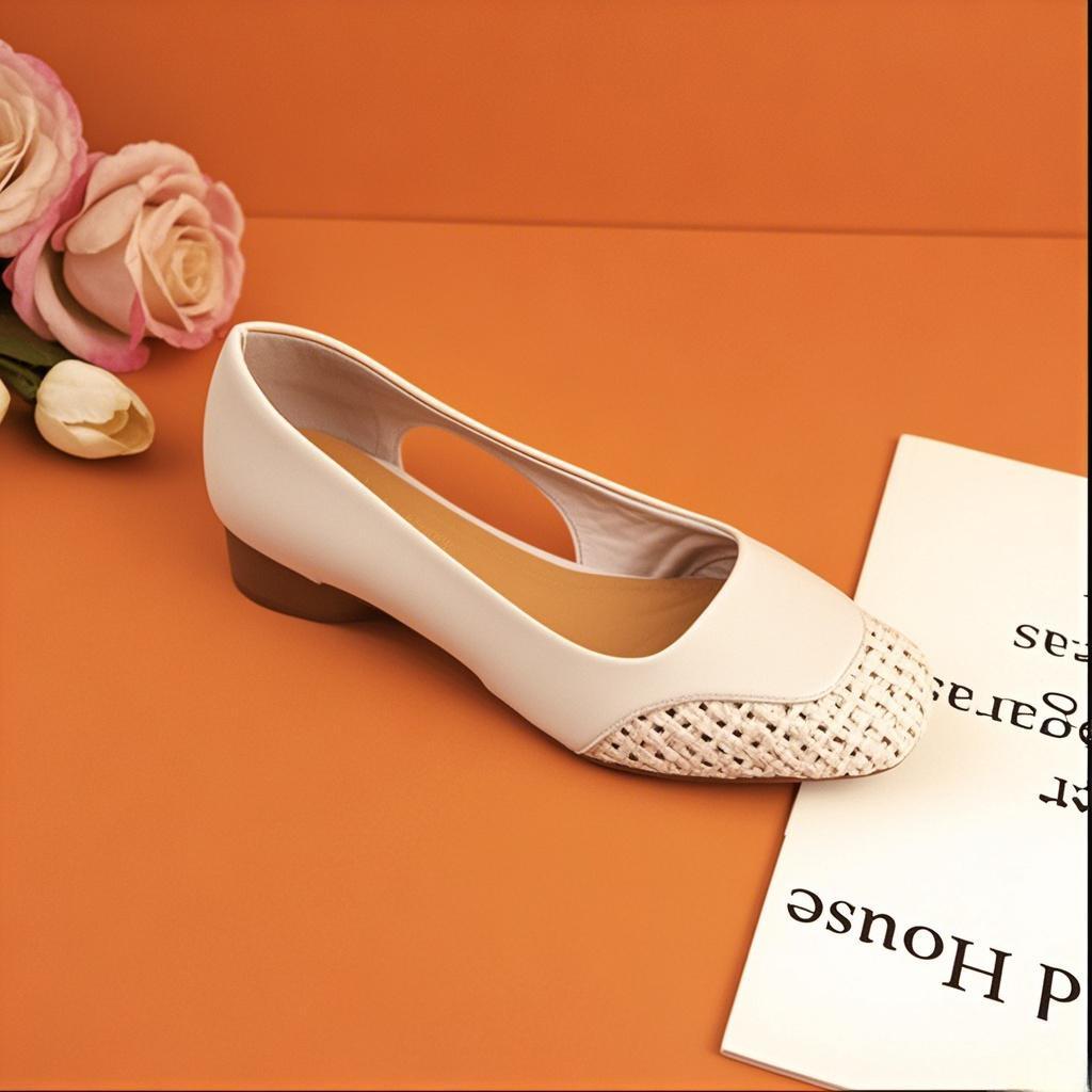 

Босоножки женские летние новые удобные и не утомляющие ноги кожаные мягкая подошва толстый каблук полые дышащие полые одинарные туфли с юбкой 38