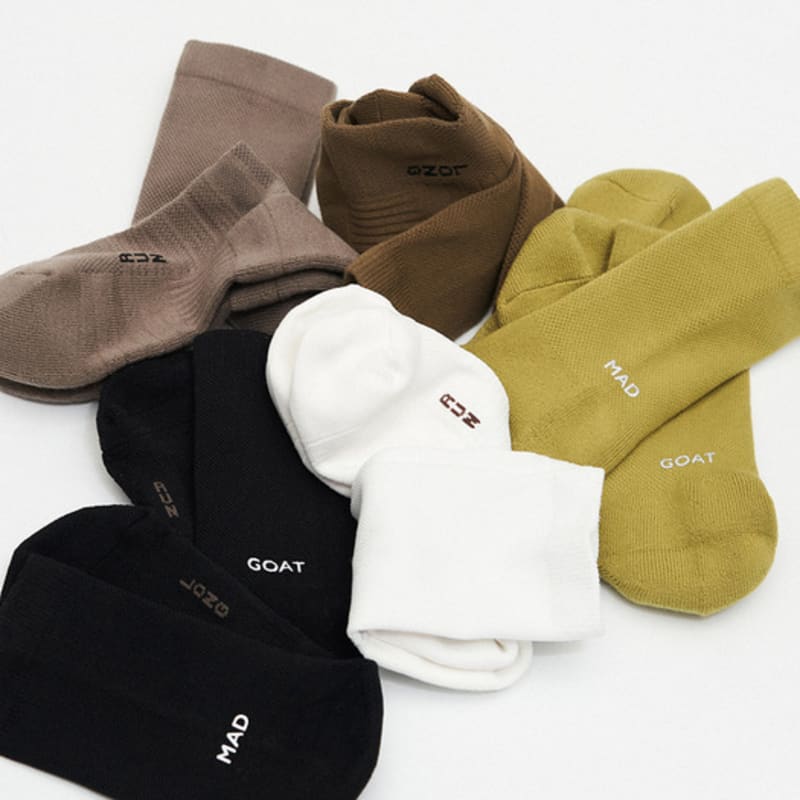MADGOAT Long Run Running Socks, 5 Colors (Sports Socks)