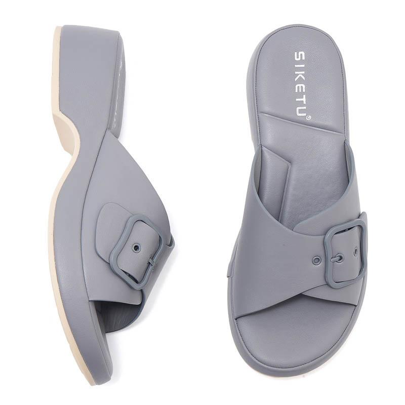 Fashion Spring And Summer Casual Metal Sandals For Women Lightweight Non-Slip Beach Wedge Slippers Casual And Elegant New Product Simple