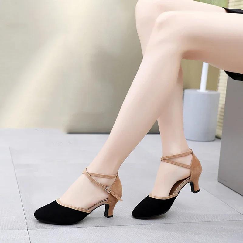 Elegant Glitter Closed Toe Ballroom Dance Shoes for Women Tango Latin Salsa Dancing Shoes for Women Zapatillas De Ballet