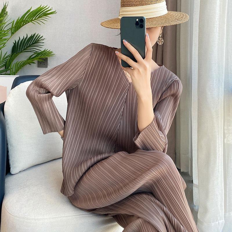 Set de modă șifonat și elegant pentru reducerea vârstei pentru femei de primăvară și toamnă, top nou, pantaloni drepti, set din două piese