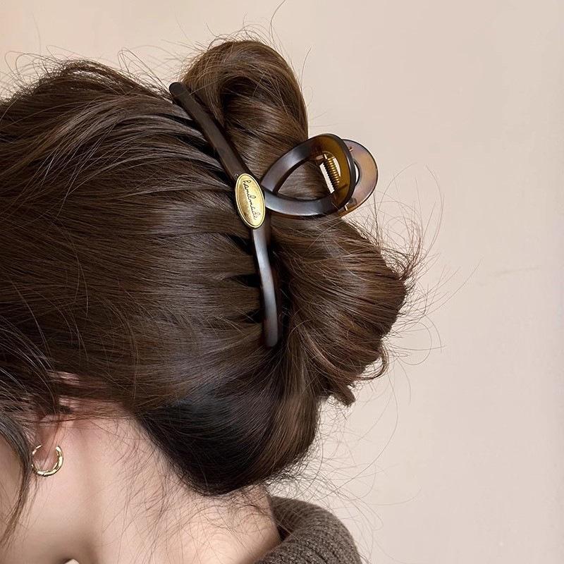 Vintage Acrylic Hair Clip for Women Gold Color Letter Hair Claws Clips Trendy Cross Leopard Shark Clip Hairpin Korea Hair Accessories Girl Headwear