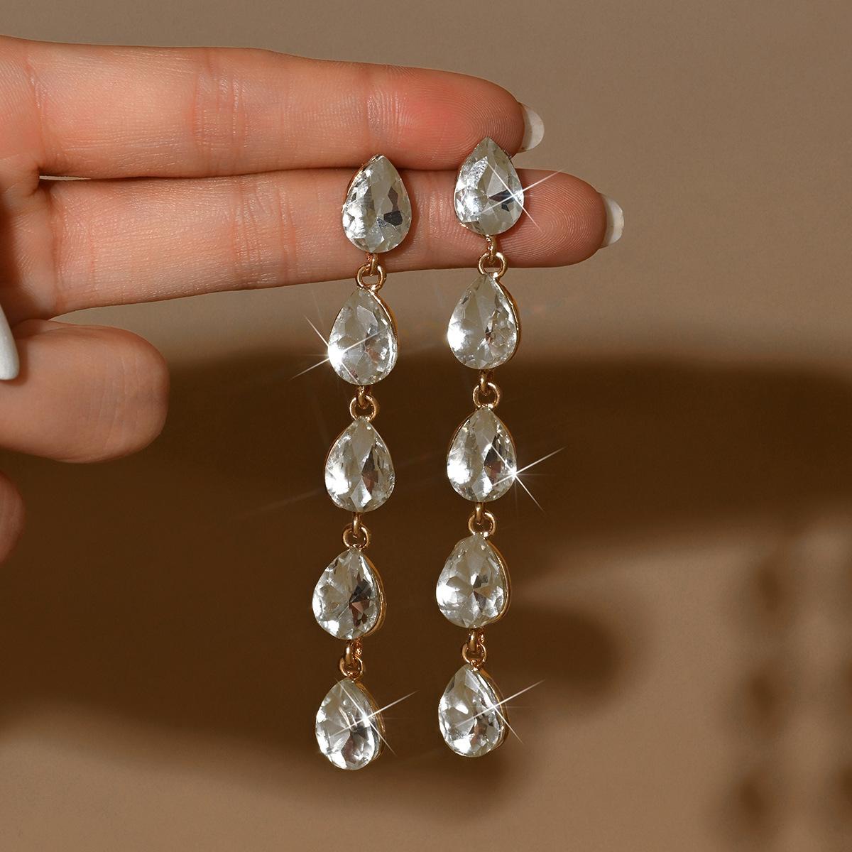 Серьги-пусеты с постепенным изменением размера, Французская легкая роскошь, Высокий класс, Нишевый дизайн, Вечерняя вечеринка, Мода, Индивидуальность, Темперамент, Элегантные