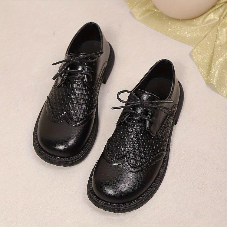 2025 New British Vintage Style Low-Heel Brogue Lace-Up Flat Professional Pumps for Women