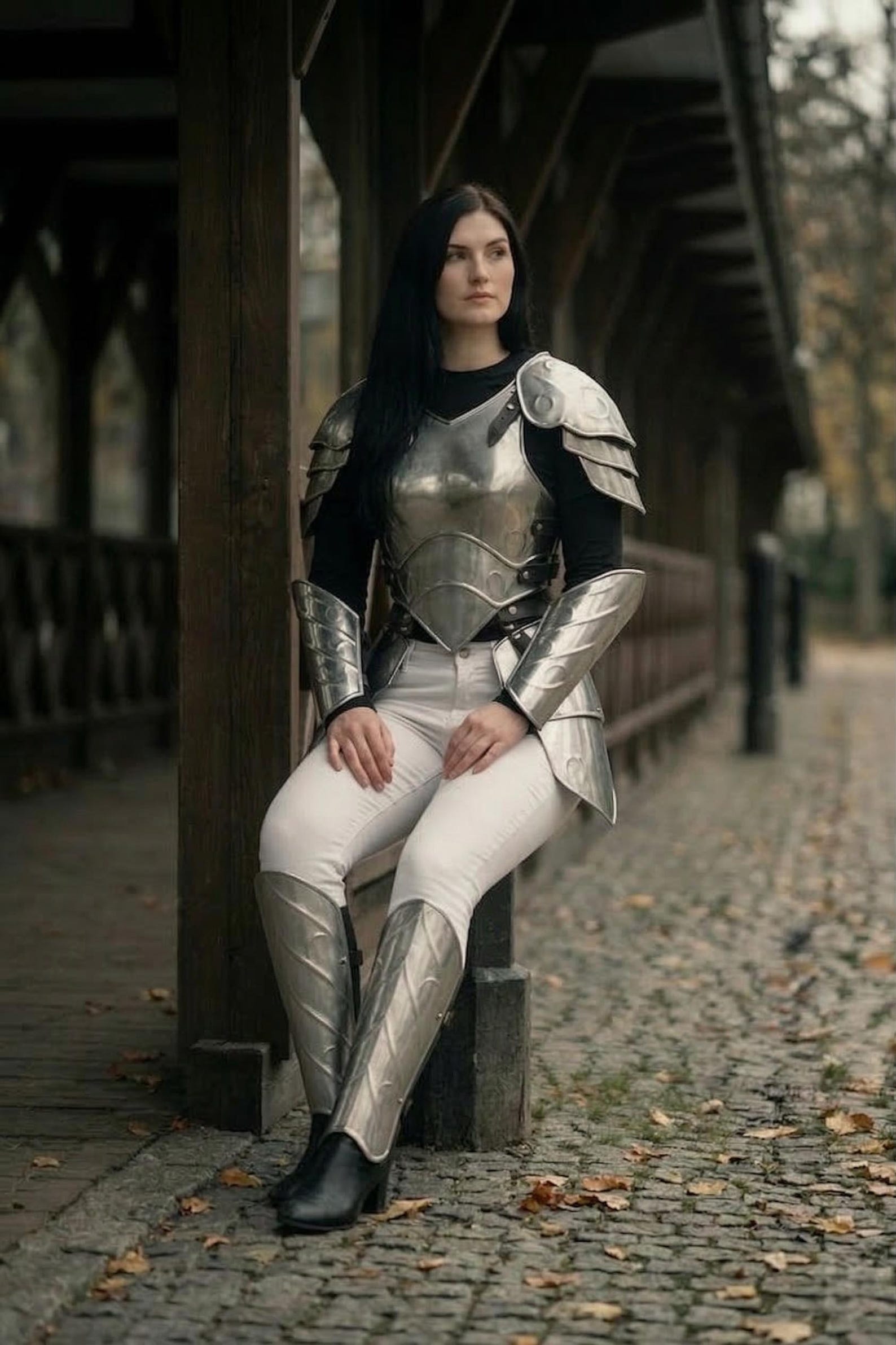 Women s Medieval Warrior Cosplay Costume Breastplate & Pauldrons Fantasy LARP Outfit S , M , L , XL , XXL . серебряный