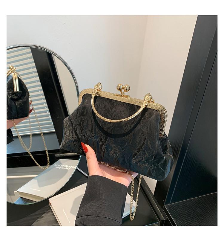 Trendy Metal Casual Shoulder Handbag With Chain Strap For 2024 Summer In Chic Urban Minimalist Style чёрный